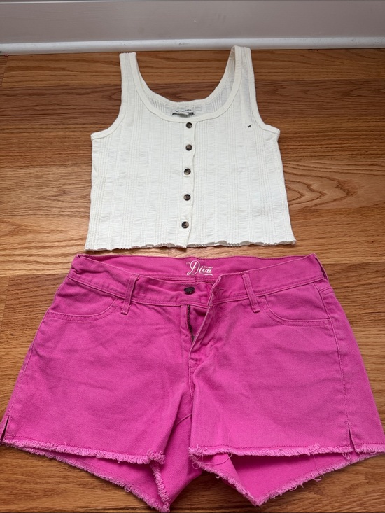 Diva Pants - Old Navy Diva Hot Pink Denim Cutoff Shorts and cream American Eagle crop top